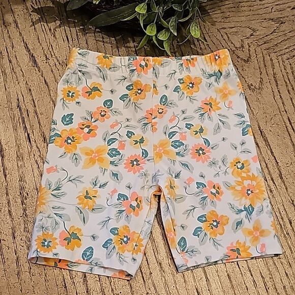 Girls floral spandex shorts size 5 new condition - Picture 5 of 5
